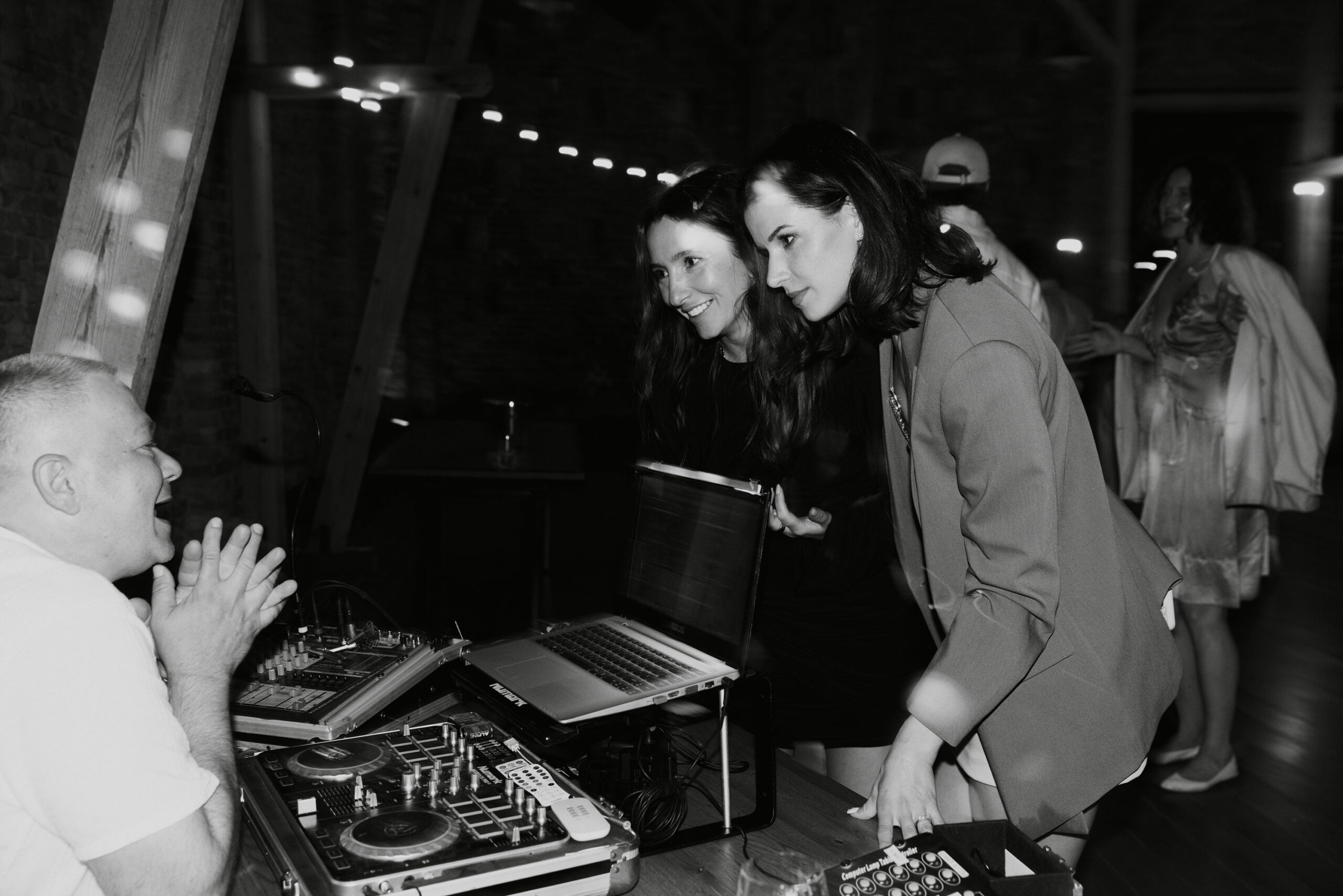 IMG_2513Vizual-1Vizual-1